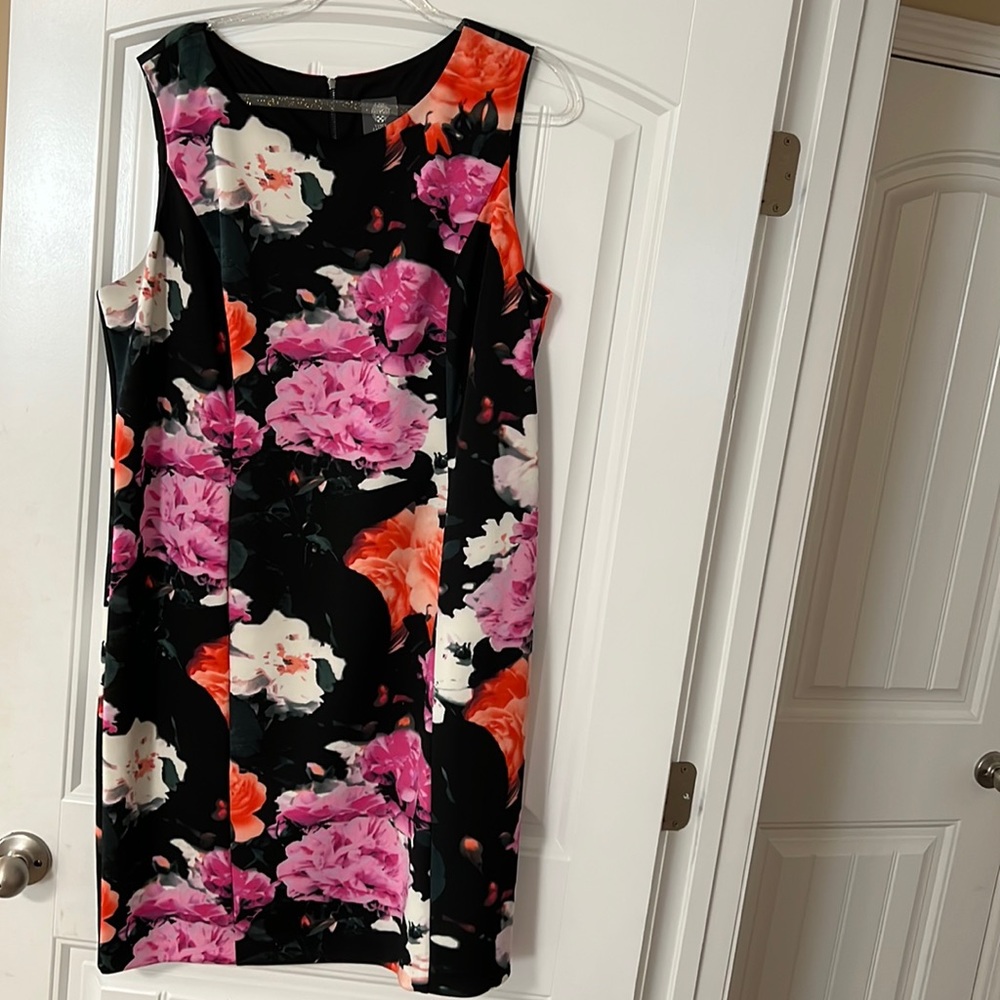 Feminine floral sheath dress